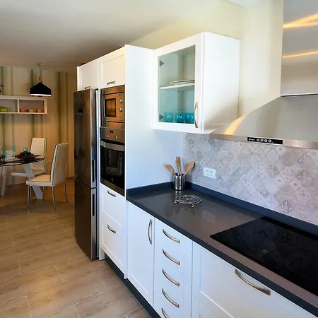 Bellavista Apartment *